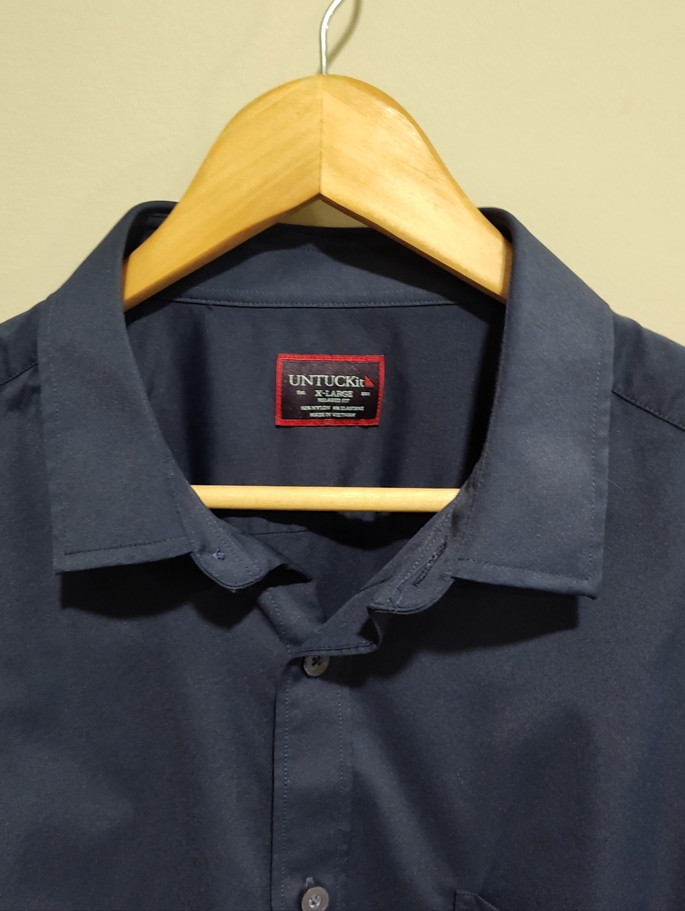 Untuckit Men's Size XL Relaxed Fit Gironde Navy Blue Button Down Long Sl Shirt - Picture 4 of 9